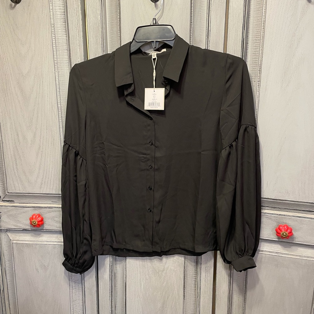 Black big sleeve top